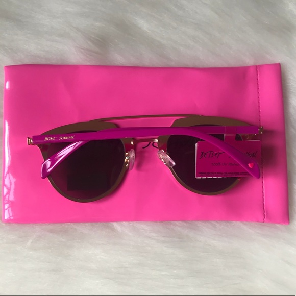 Betsey Johnson Retro Sunglasses - Picture 7 of 8